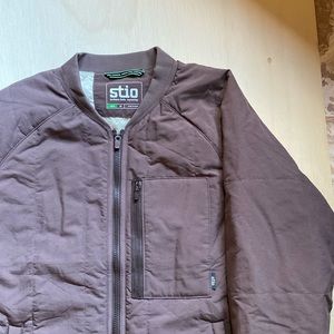 STIO mens L bomber puff jacket